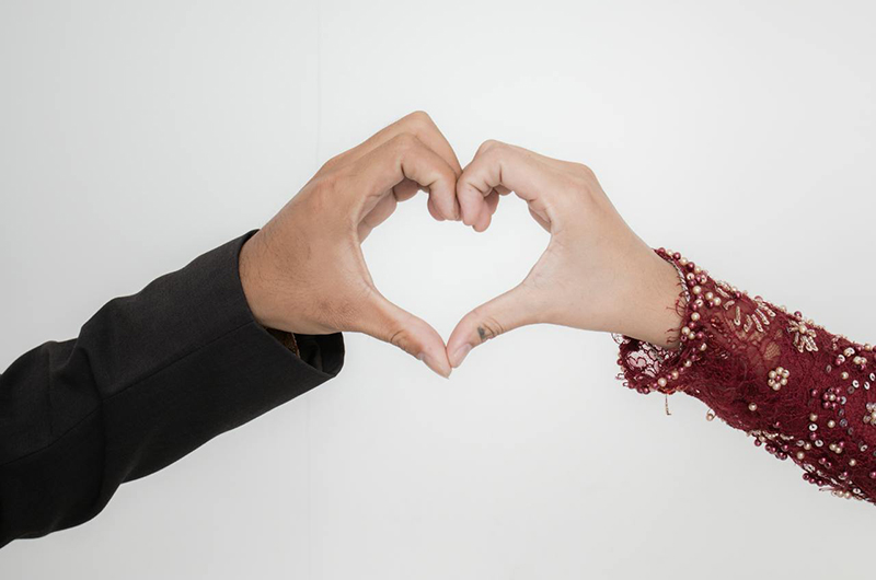 ハートのハンドサイン